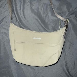 LULULEMON SLING CROSSBODY BAG